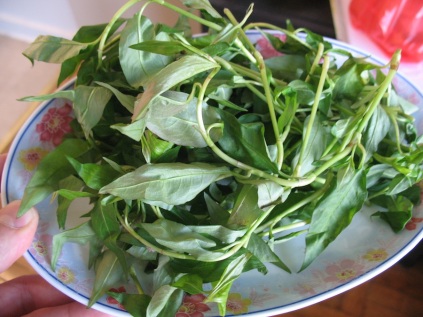 A plate of "Vietnamese mint"